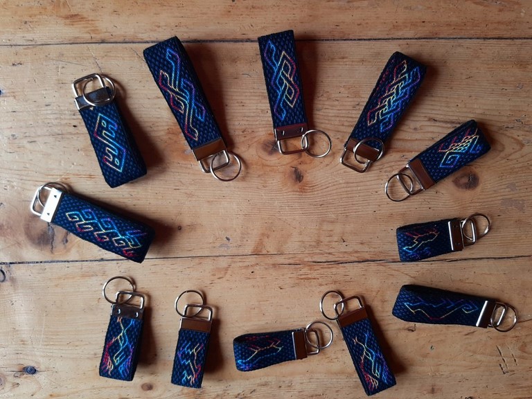 Métier d'Antan: Porte clefs (tissage aux tablettes)