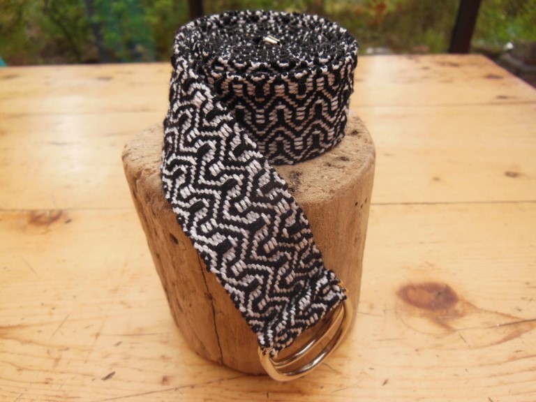 Métier d'Antan: Ceinture tissée en coton