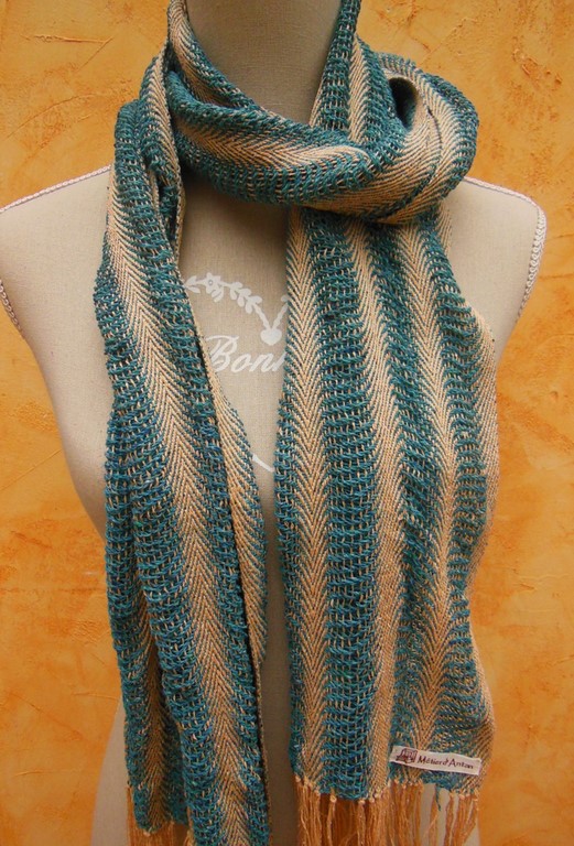 Métier d'Antan: Echarpe tissée en soie sauvage