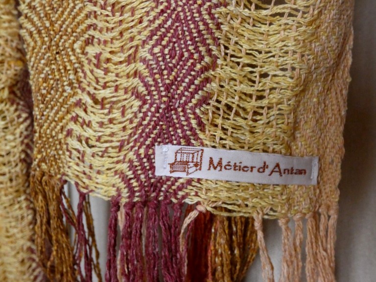 Métier d'Antan: Echarpe tissée en soie sauvage