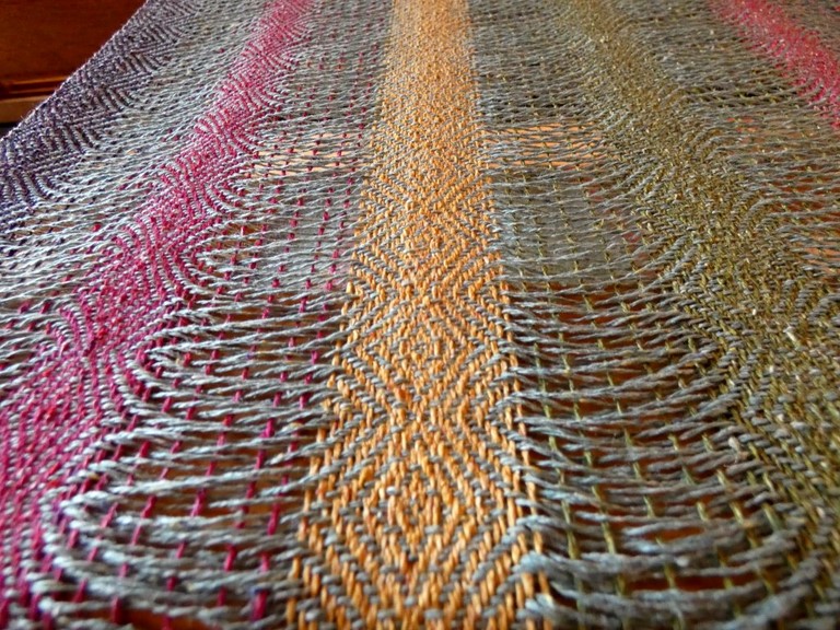 Métier d'Antan: Echarpe tissée en soie sauvage
