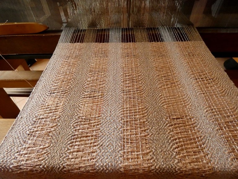 Métier d'Antan: Echarpe tissée en soie sauvage