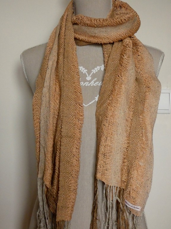 Métier d'Antan: Echarpe tissée en soie sauvage