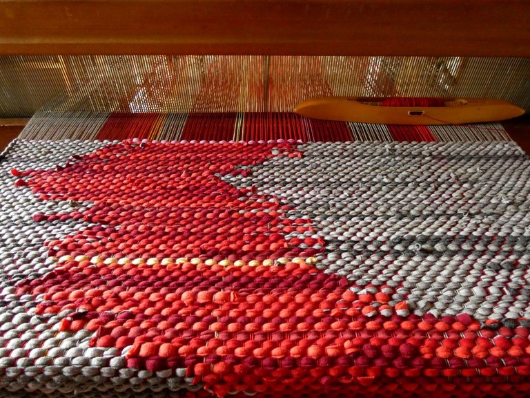 Métier d'Antan: Tapis tissé en t-shirts coton recyclés