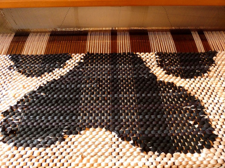 Métier d'Antan: Tapis tissé en t-shirts coton recyclés