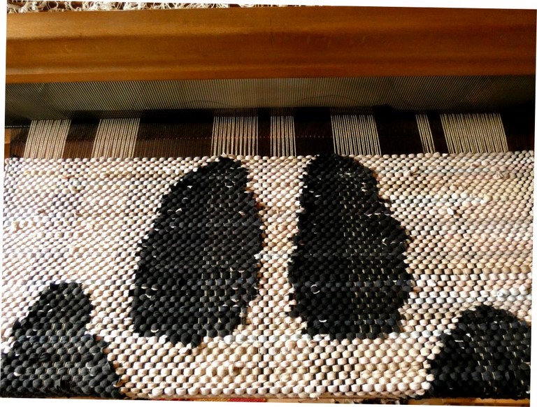 Métier d'Antan: Tapis tissé en t-shirts coton recyclés