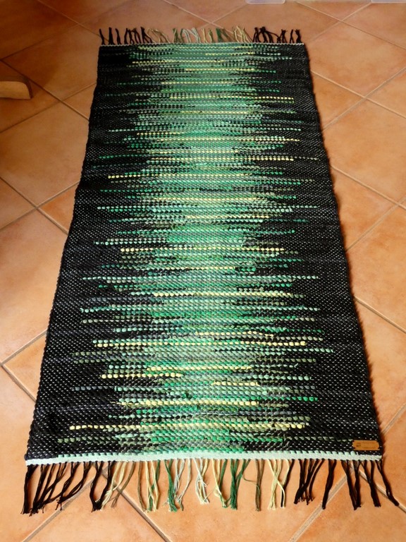 Métier d'Antan: Tapis tissé en t-shirts coton recyclés