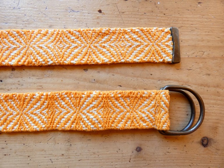 Métier d'Antan: Ceinture tissée en cotonMétier d'Antan: Ceinture tissée en coton