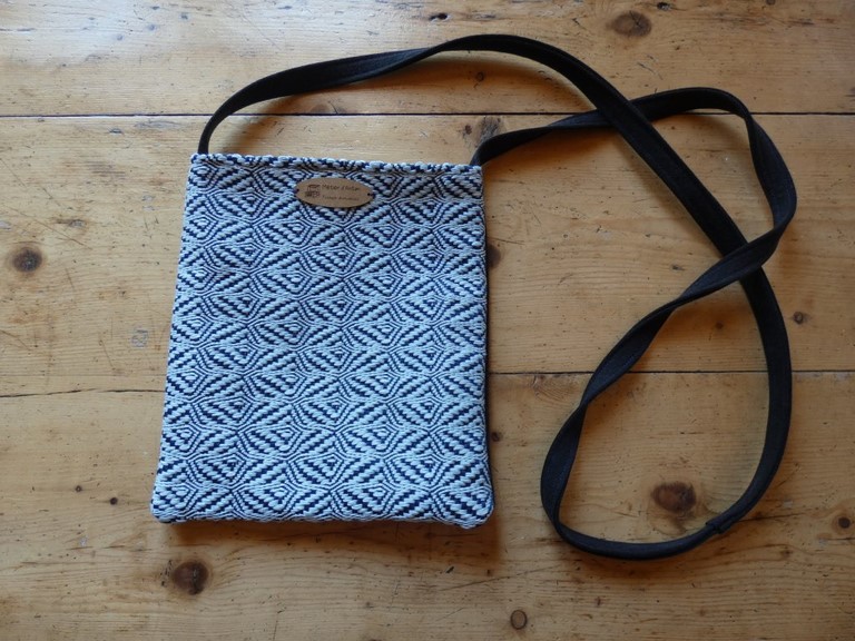 Métier d'Antan: sacs tissés en coton + jeans recyclés
