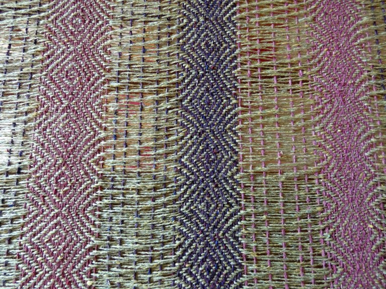 Métier d'Antan: Echarpe tissée en soie sauvage