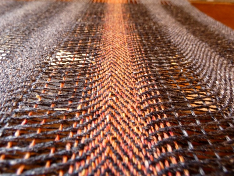 Métier d'Antan: Echarpe tissée en soie sauvage