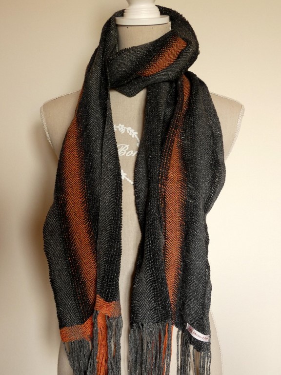 Métier d'Antan: Echarpe tissée en soie sauvage