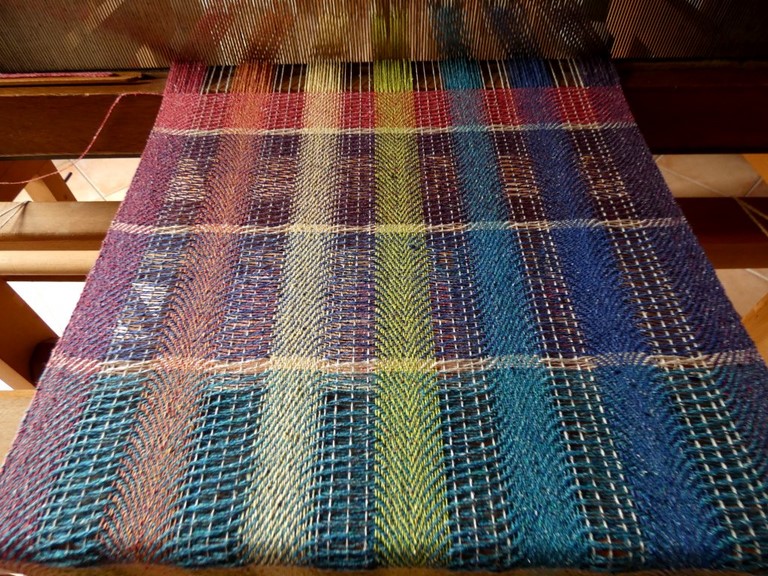 Métier d'Antan: Echarpe tissée en soie sauvage