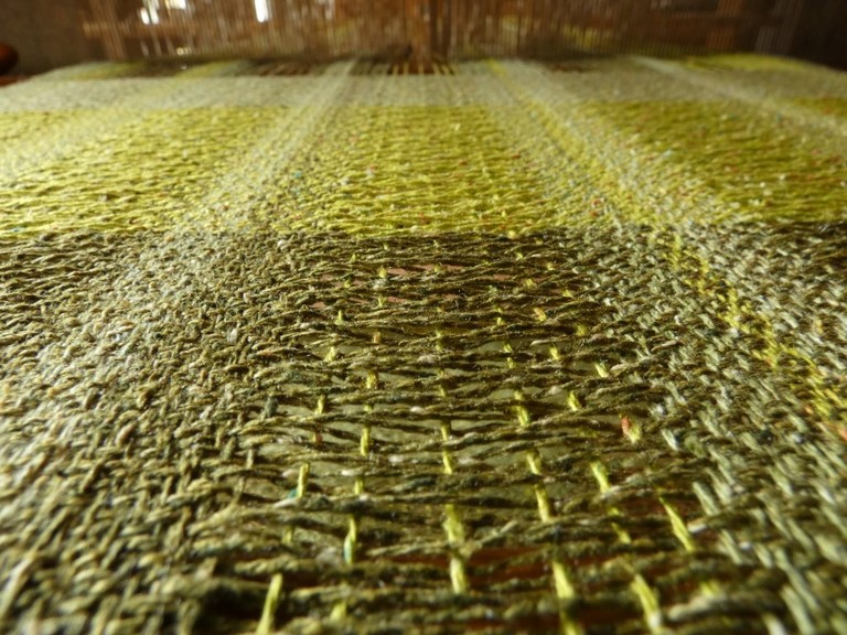 Métier d'Antan: Echarpe tissée en soie sauvage