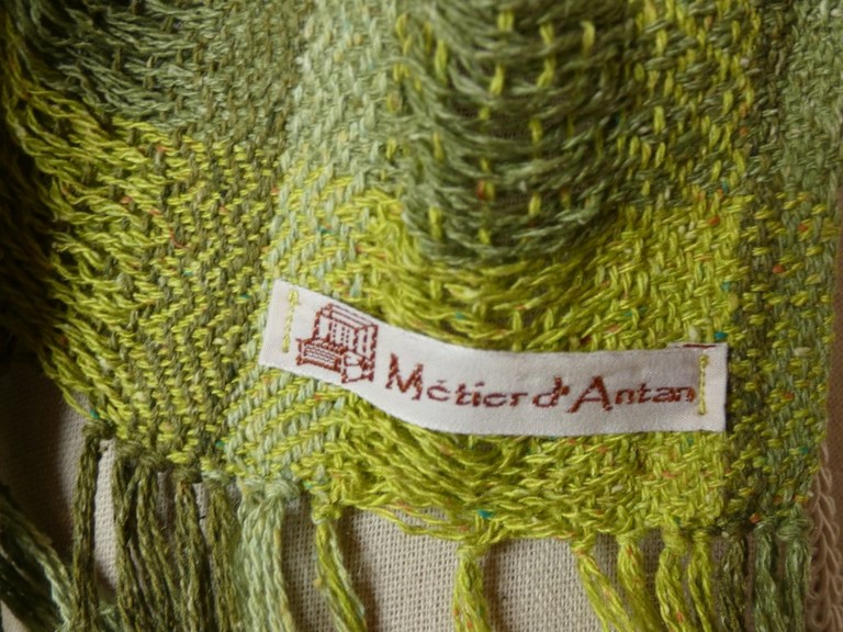 Métier d'Antan: Echarpe tissée en soie sauvage