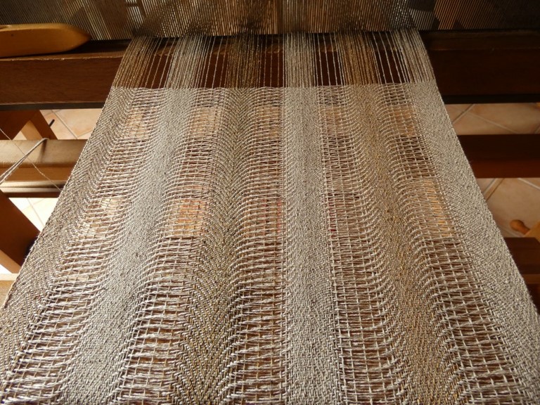 Echarpe tissée en soie sauvage