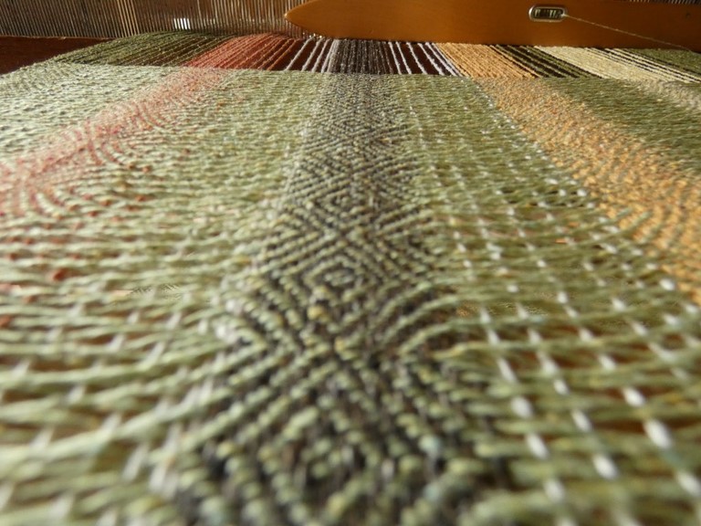 Métier d'Antan: Echarpe tissée en soie sauvage