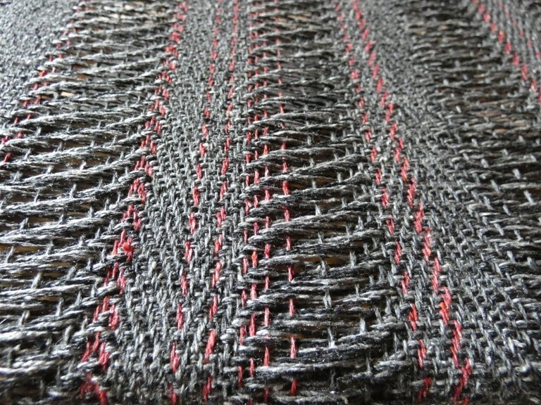 Métier d'Antan: Echarpe tissée en soie sauvage