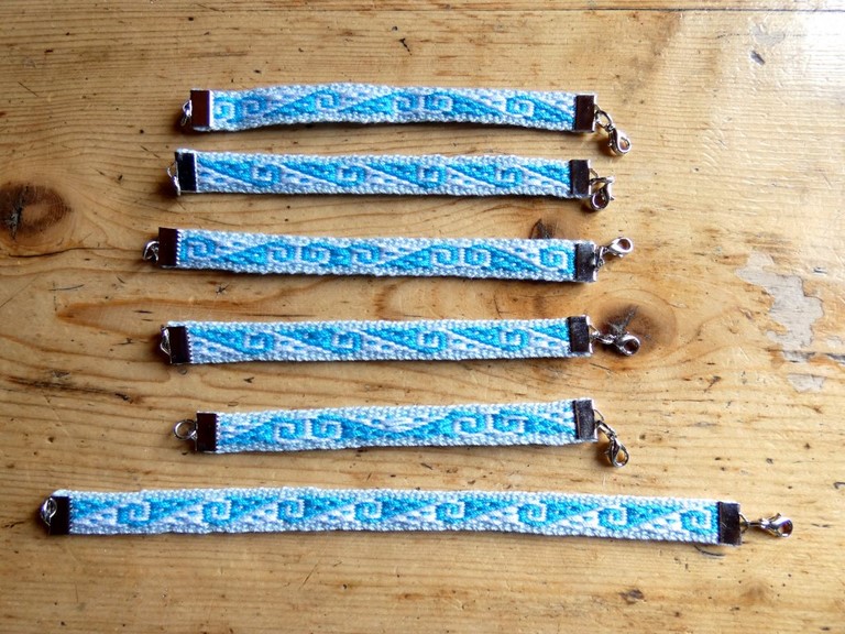 Métier d'Antan: Bracelet tissés en coton