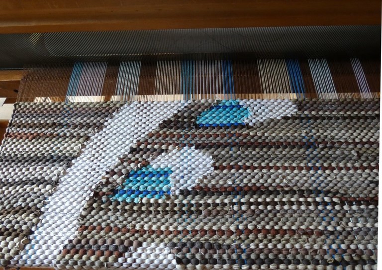 Métier d'Antan: Tapis tissé en t-shirts coton recyclés