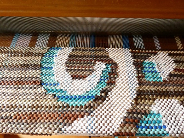 Métier d'Antan: Tapis tissé en t-shirts coton recyclés