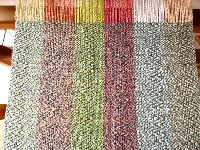 Métier d'Antan: Echarpe tissée en soie sauvage