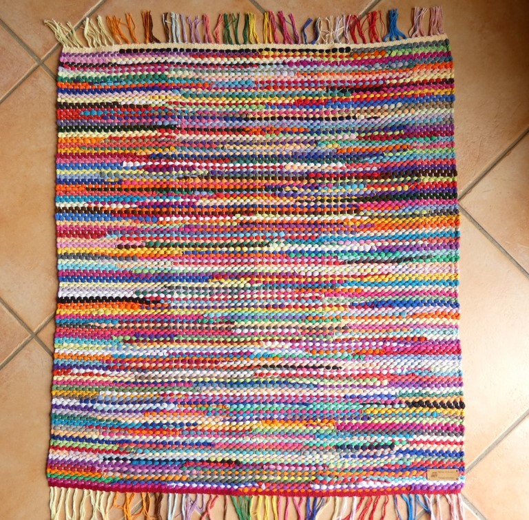 Tapis tissé en t-shirts coton recyclés Métier d'Antan: Tapis tissé en t-shirts coton recyclés