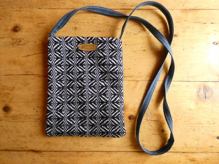 Métier d'Antan: Sacs tissés en coton + jeans recyclés