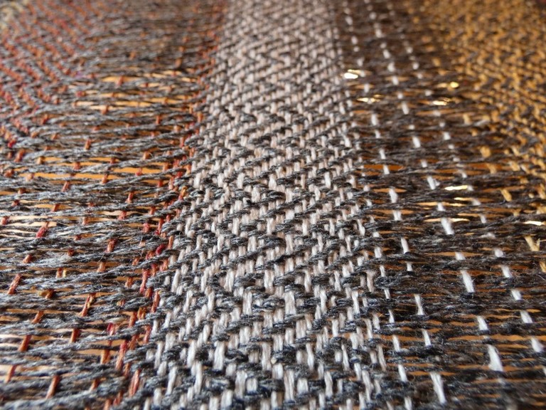 Métier d'Antan: Echarpe tissée en soie sauvage