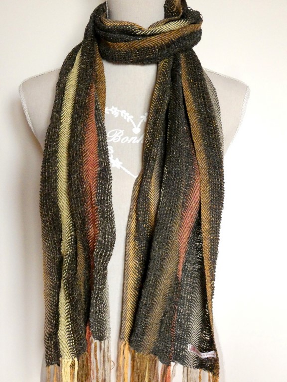 Métier d'Antan: Echarpe tissée en soie sauvage