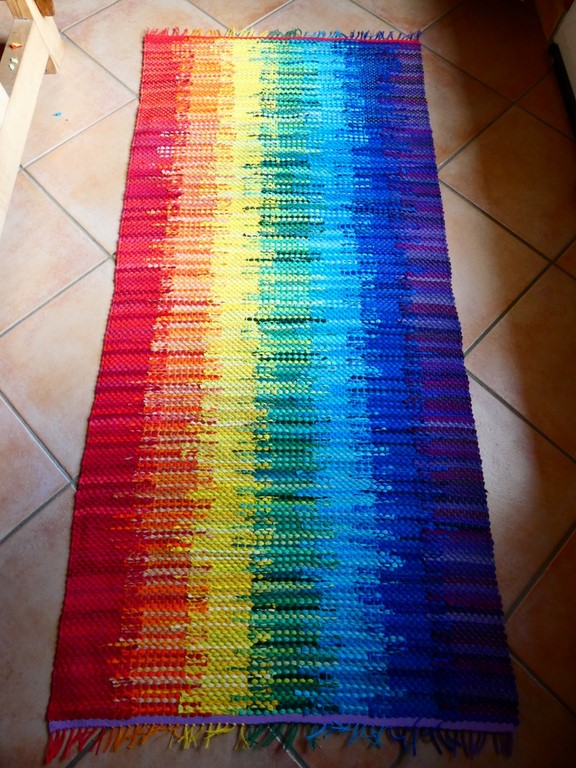 Métier d'Antan: Tapis tissé en t-shirts coton recyclés