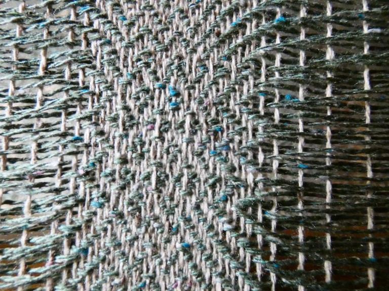 Métier d'Antan: Echarpe tissée en soie sauvage