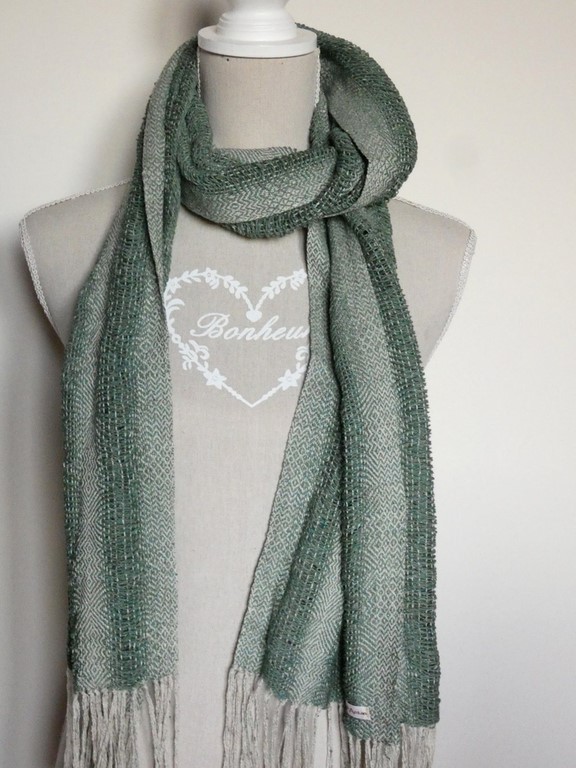 Métier d'Antan: Echarpe tissée en soie sauvage