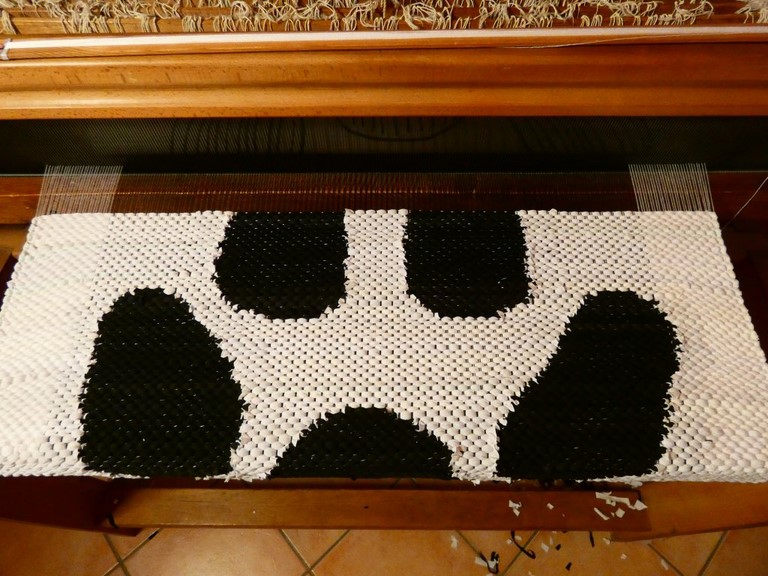 Métier d'Antan: Tapis tissé en t-shirts coton recyclés