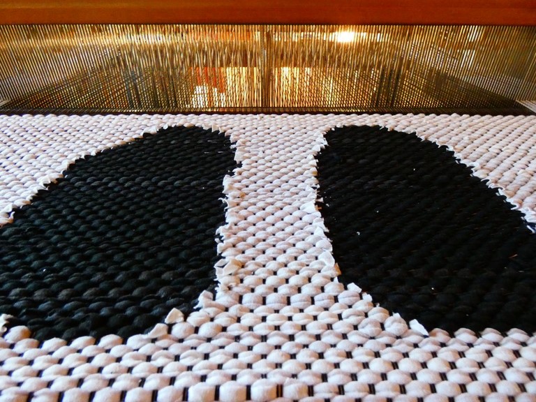 Métier d'Antan: Tapis tissé enjeans recyclés