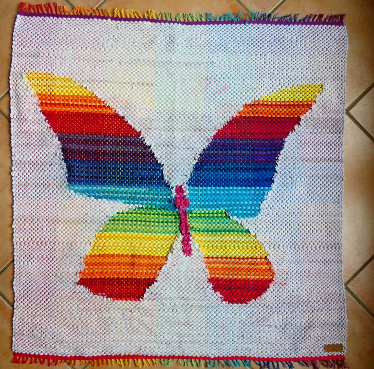 Métier d'Antan: Tapis tissé en t-shirts recyclés