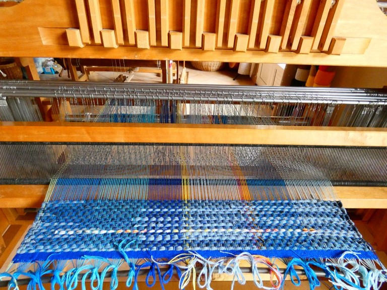 Métier d'Antan: Tapis tissé en jeans recyclés