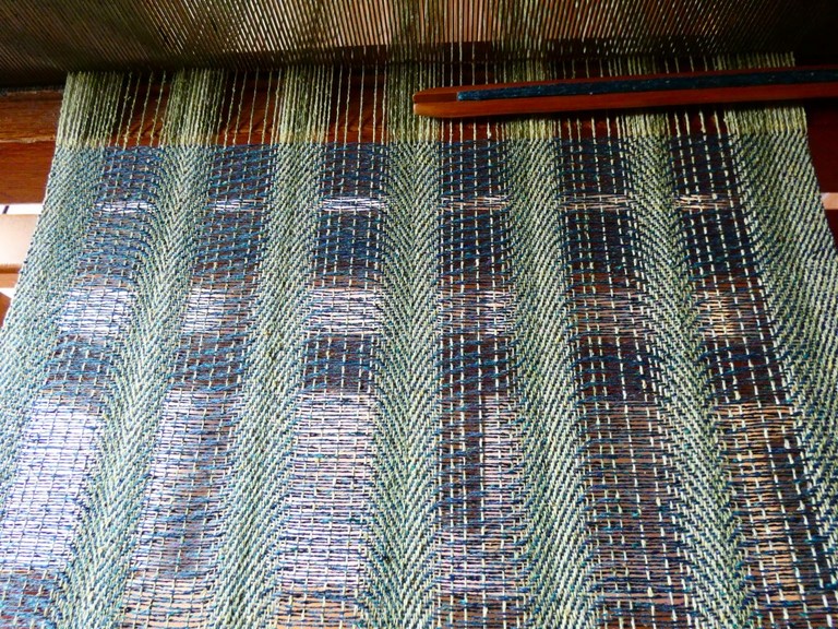 Métier d'Antan: Echarpe tissée en soie sauvage