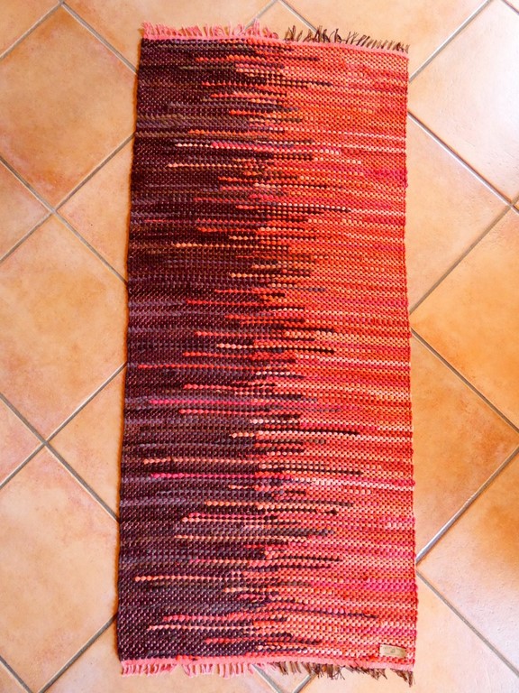 Métier d'Antan: Tapis tissé en t-shirts recyclés