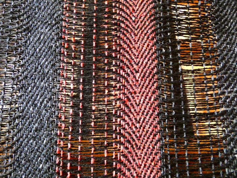 Métier d'Antan: Echarpe tissée en soie sauvage