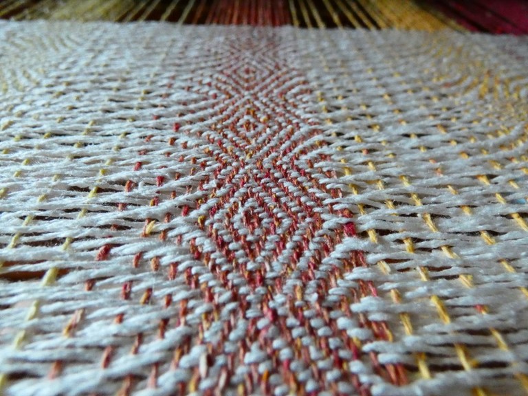 Métier d'Antan: Echarpe tissée en soie sauvage