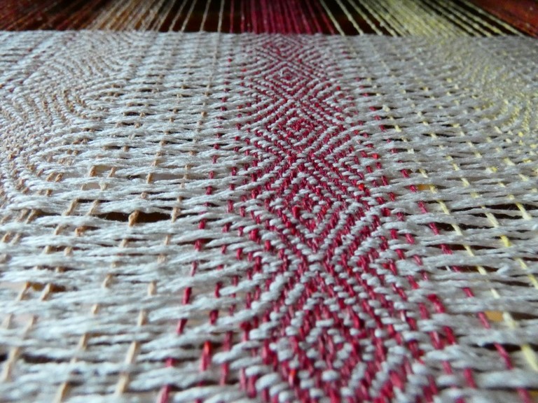 Métier d'Antan: Echarpe tissée en soie sauvage