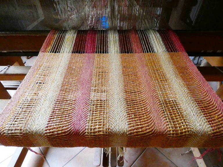 Métier d'Antan: Echarpe tissée en soie sauvage