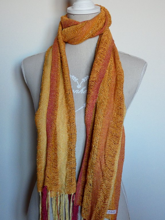 Métier d'Antan: Echarpe tissée en soie sauvage