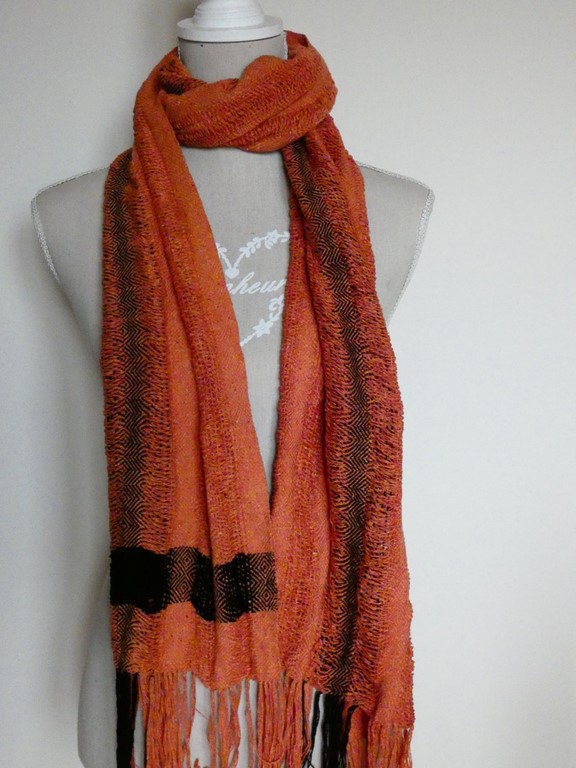 Métier d'Antan: Echarpe tissée en soie sauvage