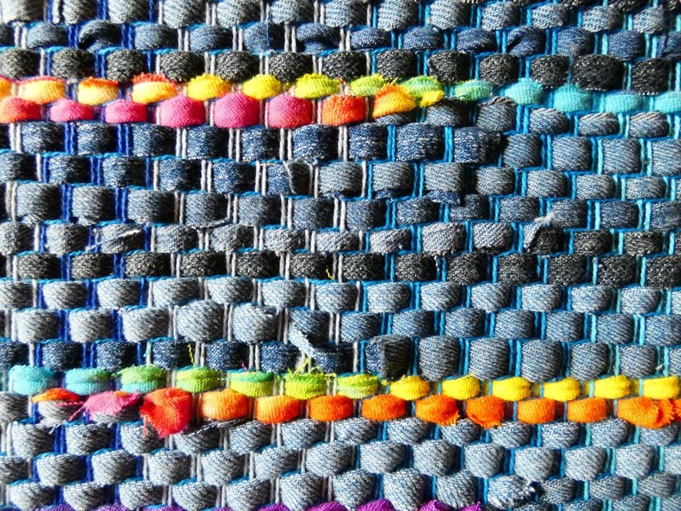 Métier d'Antan: Tapis tissé en jeans recyclés