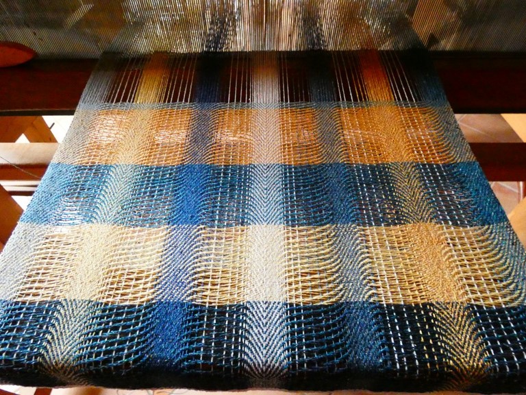 Echarpe tissée en soie sauvage Métier d'Antan: Echarpe tissée en soie sauvage