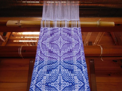 Métier d'Antan: Suspension en coton sur bambou