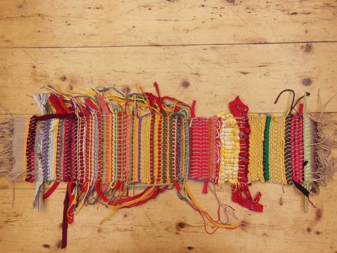 Métier d'Antan: tissage sur métier à tisser de table